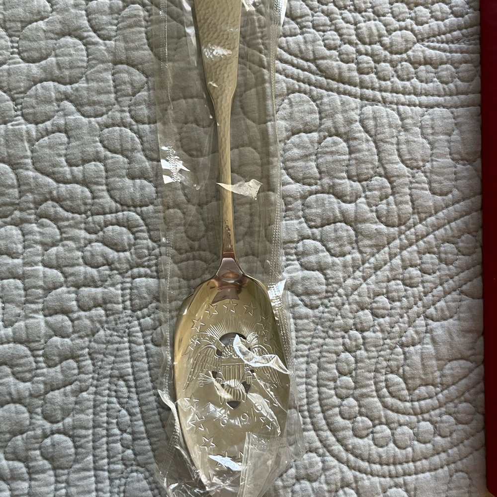 Antique Oneida Commemorative Silver-Plated Dessert Server - Picture 4 of 6